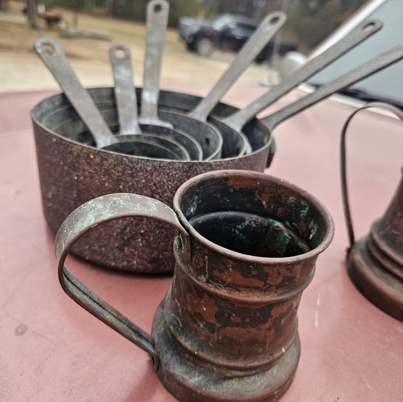 Vintage Copper Measuring Cups Set - Picture 4 of 16